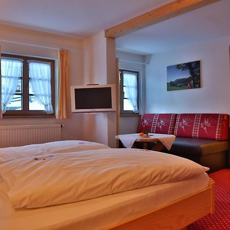 Gaestehaus Walserheimat Riezlern Buitenkant foto